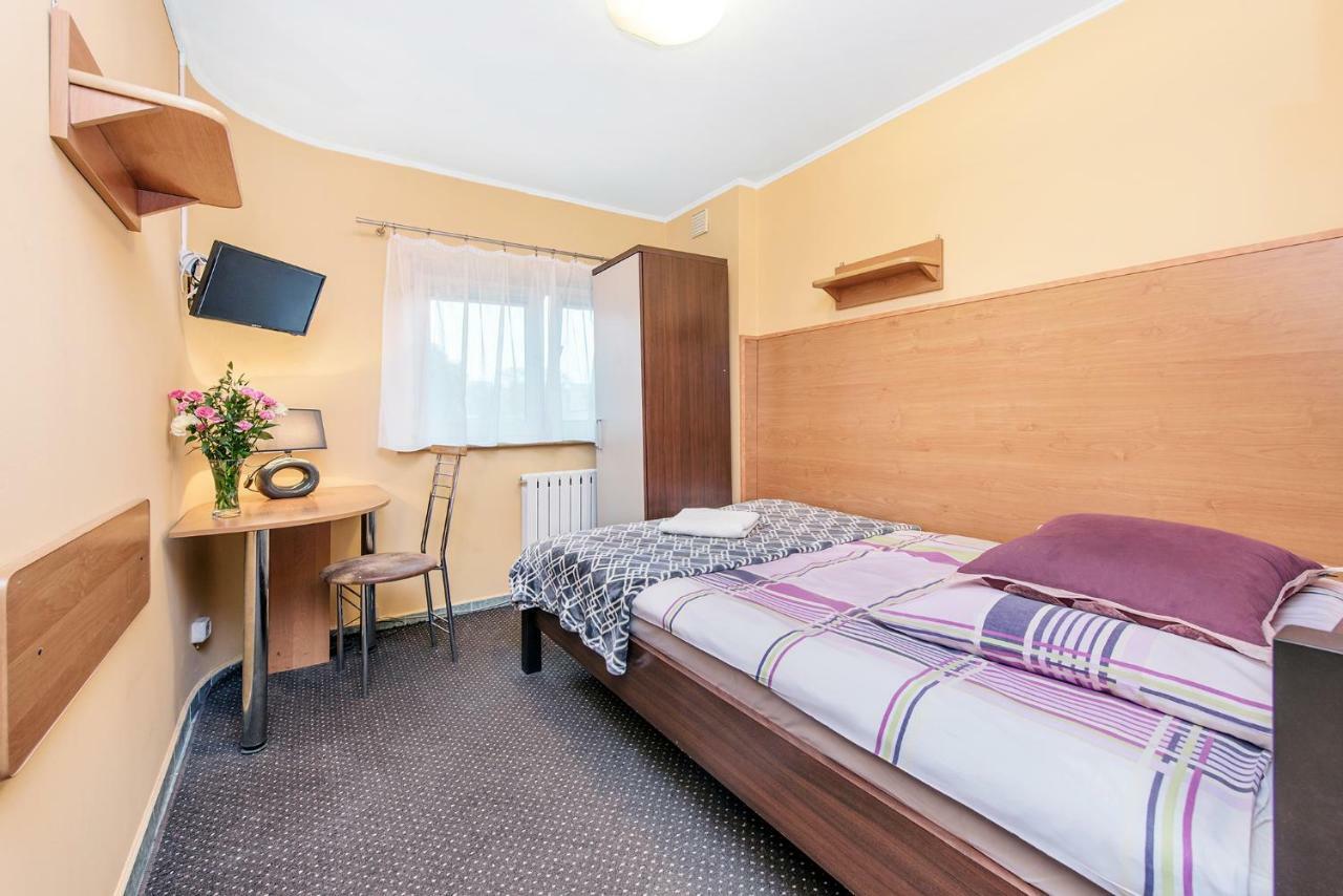 Dom Kolping Hostel Krasków Exterior foto
